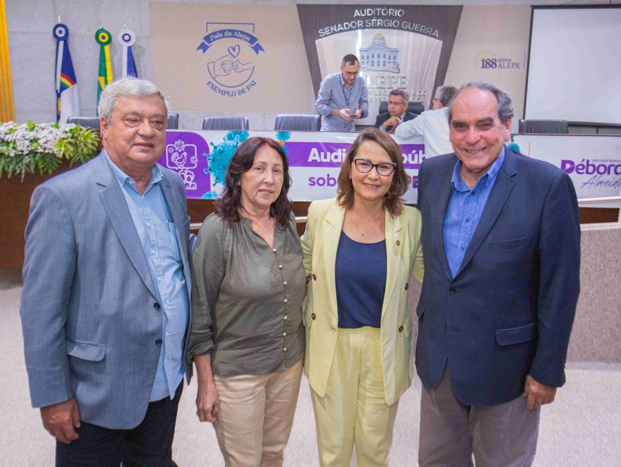 Jose de Anchieta, presidente do CPRH, Raquel Miranda, presidente da Adagro, Debora Almeida, deputada estadual e Pio Guerra, presidente da Federação da Agricultura de Pernambuco
