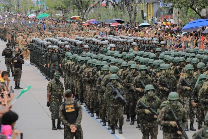 As relações entre os civis e os militares são regidas por um conjunto de preceitos éticos e morais