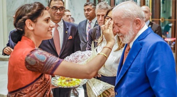 O presidente Lula chegou à Índia para participar da reunião do G20, cuja presidência será do Brasil