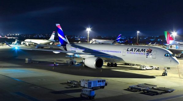 Bebê nasce a bordo de voo da Latam com destino a São Paulo e aeronave faz pouso de emergência no Panamá
