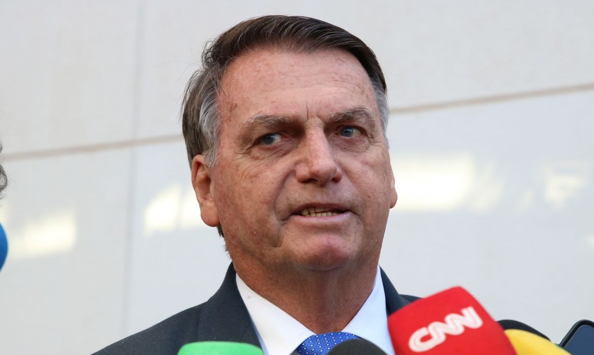 Bolsonaro falou sobre Mauro Cid ap&oacute;s cirurgias