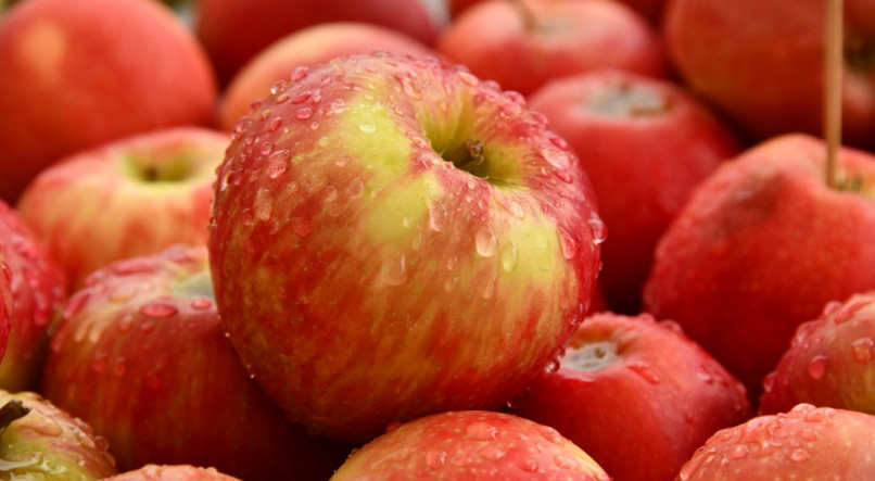 Você sabe quais são os benefícios de comer maça em jejum?