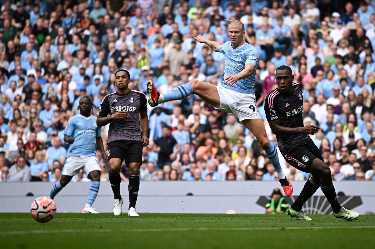 TRANSMISSÃO AO VIVO LEEDS X MANCHESTER CITY HOJE: em qual canal vai passar  o jogo do Manchester City hoje? Veja onde assistir ao vivo