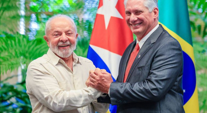 Lula e o presidente de Cuba,  Miguel D&iacute;az-Canel Berm&uacute;dez. No mesmo dia que pesquisa de avalia&ccedil;&atilde;o &eacute; divulgada, Lula fala sobre seu volume de viagens internacionais e se defende. Levantamento apontou que p&uacute;blico consiga grandes idas ao exterior como um erro de sua gest&atilde;o