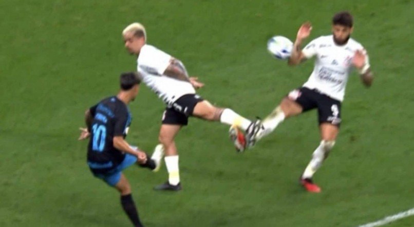 Pênalti que seria marcado para o Grêmio