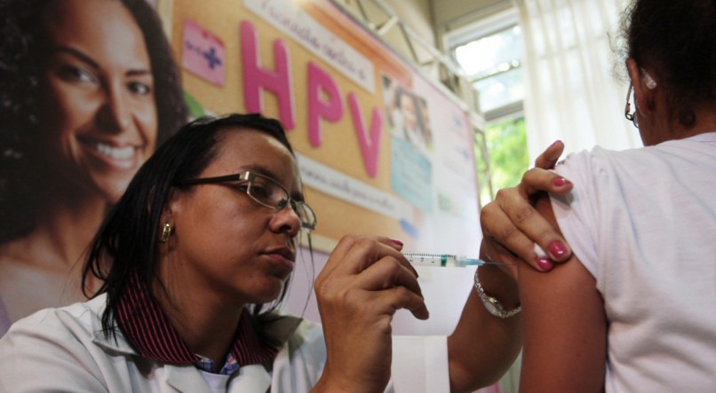 Em 2023, foram aplicadas 5,6 milh&otilde;es de doses da vacina contra o HPV no Brasil