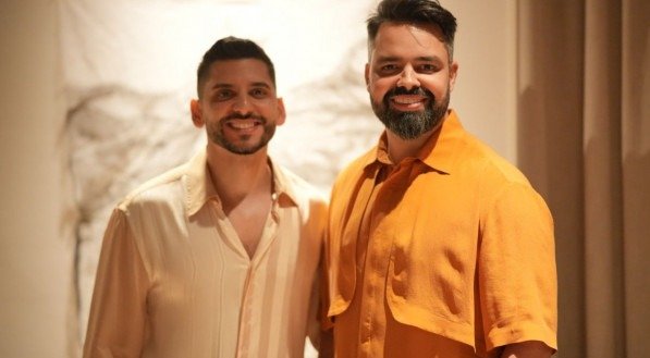 Felipe Valadares e Liesid Neto, de FV Arquitetos, que assina o Living Alma na CASACOR Walter Dias/DIVULGAÇÃO