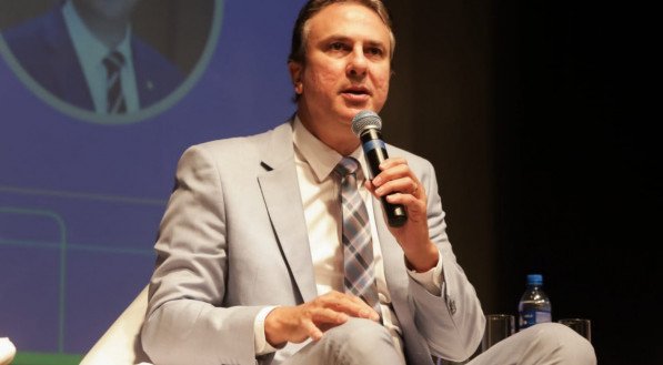 MEC anuncia reajuste do piso salarial dos professores do ensino básico
