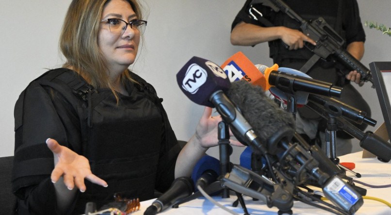 Verónica Sarauz, viúva de Fernando Villavicencio, candidato assassinado no Equador dias antes das eleições presidenciais, sofreu um atentado