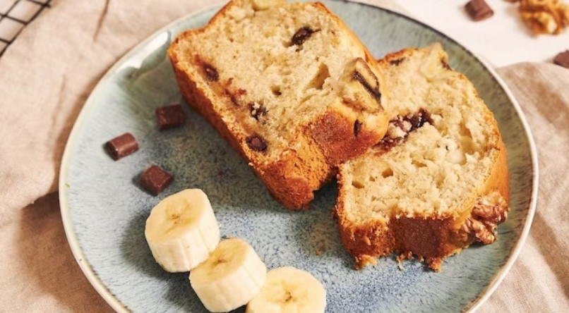 Confira essa receita deliciosa, f&aacute;cil e saud&aacute;vel de bolo de banana com aveia.