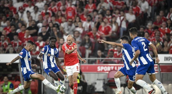 Porto e Benfica entram em campo