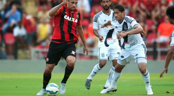 Diego Souza j&aacute; enfrentou a Ponte Preta defendendo o Sport