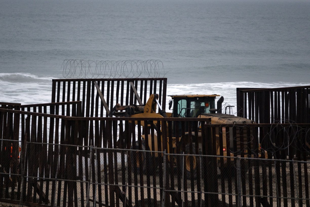 Ao longo de décadas, diferentes governos republicanos e democratas construíram algum tipo de cerca nas áreas fronteiriças com o México