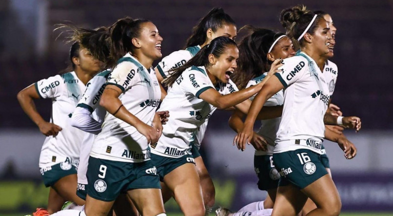 Time feminino do Palmeiras enfrenta o Corinthians na final