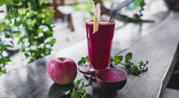 O suco de beterraba com lim&atilde;o &eacute; um dos que mais geram d&uacute;vidas, no p&uacute;blico, quanto aos seus benef&iacute;cios &agrave; sa&uacute;de