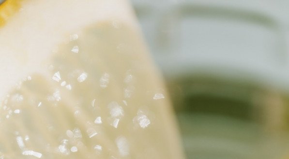 Também rico em vitamina C, o limão é uma fonte de ferro, fósforo e magnésio