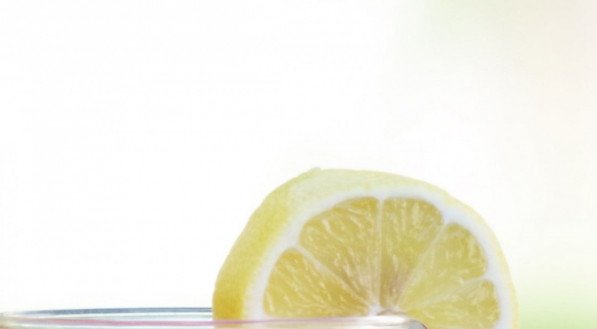 É importante ressaltar que, embora traga benefícios à saúde, somente consumir o suco não livra o paciente de qualquer diagnóstico