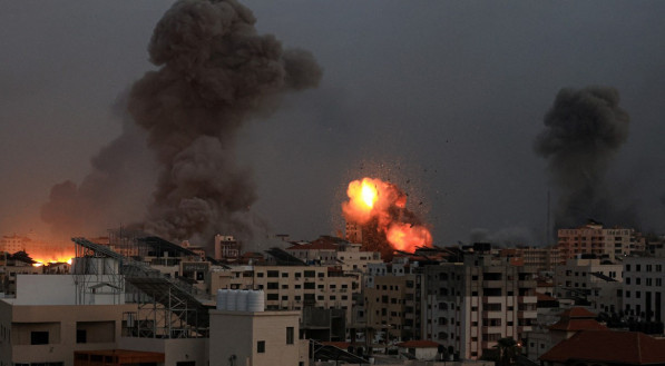 Israel responde com força ao ataque terrorista do Hamas