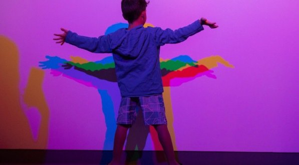 Despertando sentidos e compreensões, a arte impulsiona o aprendizado