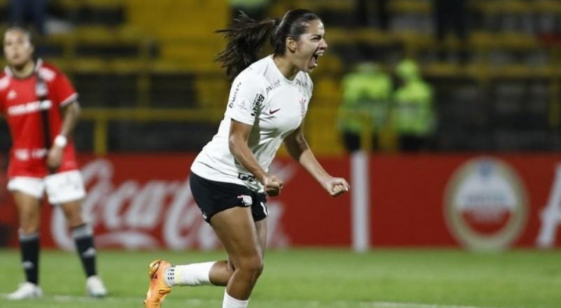 O Corinthians enfrenta o Palmeiras em final da Libertadores Feminina.
