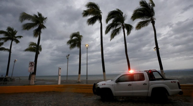 Furacão Lidia, de categoria 4, tocou a terra durante a tarde na costa mexicana do Pacífico, gerando chuva intensa, ondas elevadas e ventania