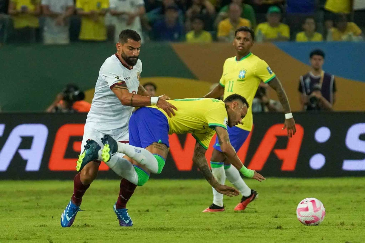 Brasil tropeçou na Venezuela em casa e perdeu a liderança das Eliminatórias para a Copa do Mundo