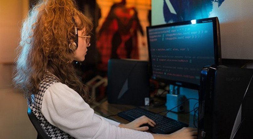 Jala University abre 100 bolsas gratuitas para curso de Engenharia de Software