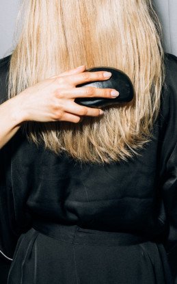 VITAMINA PARA QUEDA DE CABELO: Veja as melhores vitaminas para combater o cabelo caindo