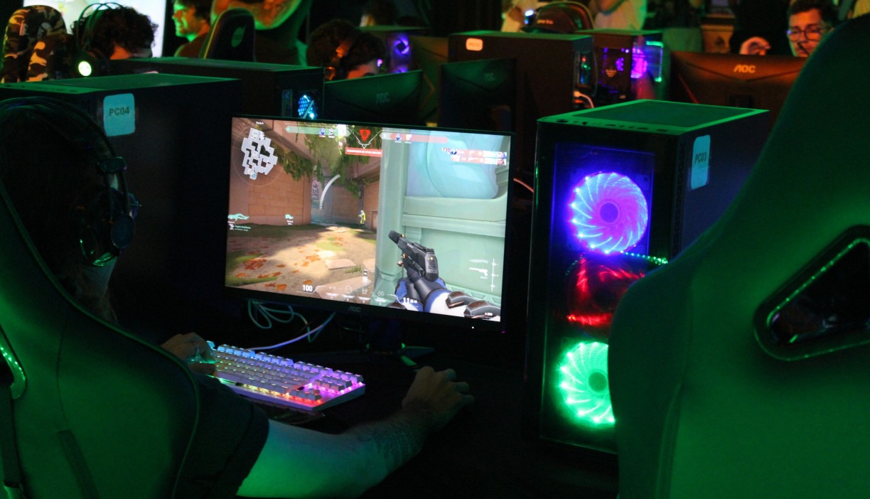 REC'n'Play 2023: Arena Geek Gamer conta com PCs gamer, fliperamas, telão para streaming e muitas atrações no Teatro Hermilo