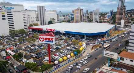 Loja do supermercado Mix Mateus, em Casa Caiada, tem 6.300 m² e 34 posições de caixas