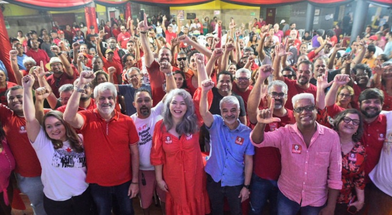 Militantes do PT aprovam aliança com o PSB e esperam agora a vice de João Campos, esperando 2024 