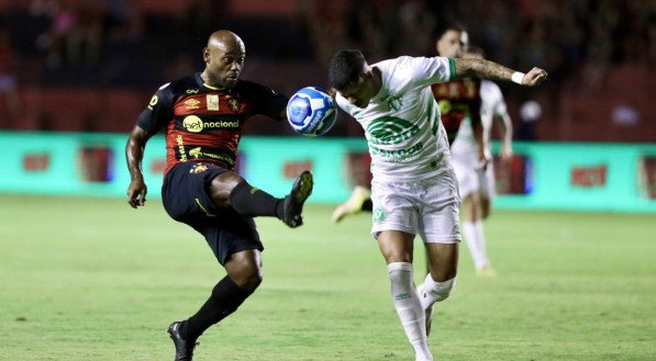 Sport contra a Chapecoense pela Série B do Brasileiro