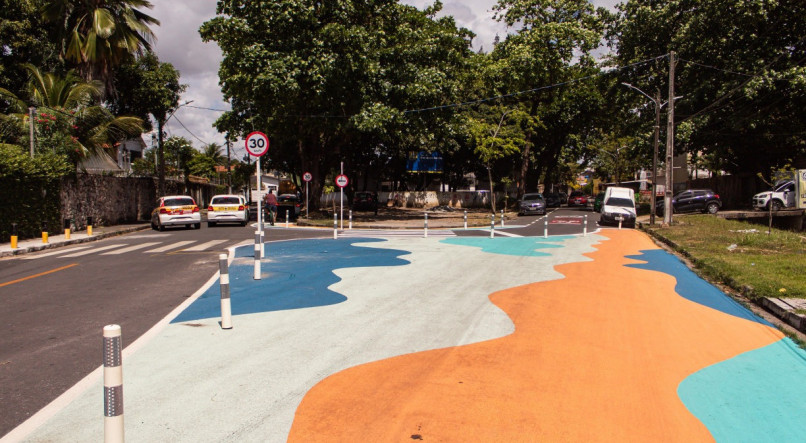 Prefeitura do Recife, via CTTU, implanta nova área de trânsito calmo e ciclofaixa na Zona Norte do Recife