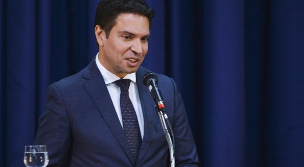 Câmara dos Deputados reage contra STF para manter decisão em favor de Ramagem