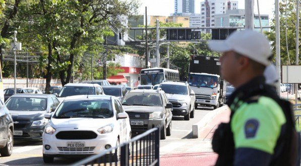 O C&oacute;digo de Tr&acirc;nsito Brasileiro (CTB) n&atilde;o prev&ecirc; multas para quem estaciona em locais com meio-fio rebaixado para o acesso de pessoas com defici&ecirc;ncia ou mobilidade reduzida. Isso vai mudar