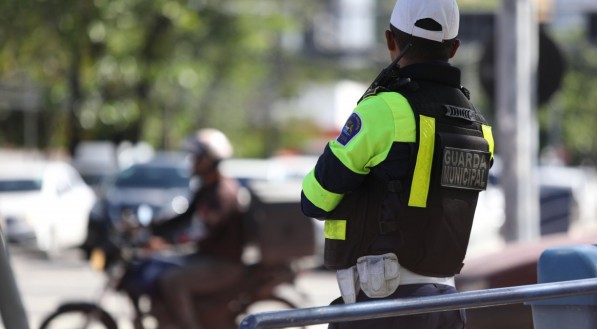 Guardas municipais do Recife não continuar trabalhando sem armas de fogo