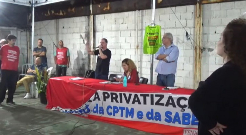 Greve no metrô SP: assembleia do sindicato dos Metroviários de São Paulo