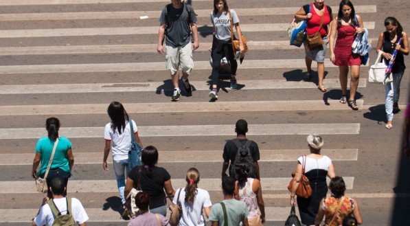 Pedestres têm mais chances de morrer quando atropelados por SUVs grandes