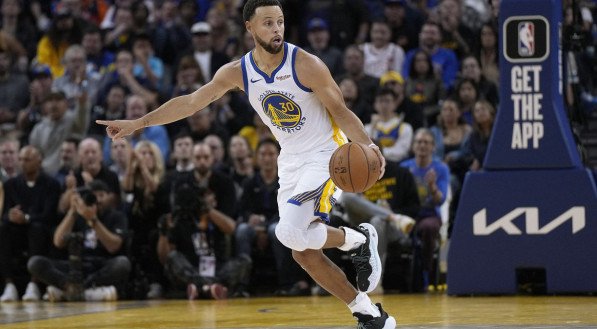 Golden State Warriors enfrenta o Houston Rockets hoje (04).