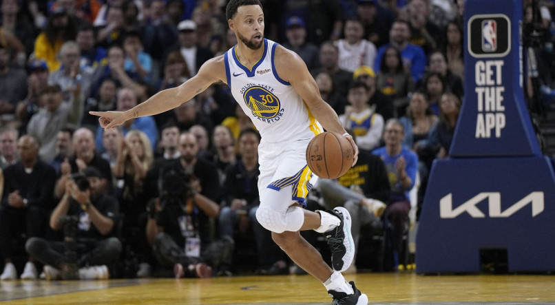 O Golden State Warriors, de Stephen Curry, visita o Oklahoma City Thunde nesta sexta (03) pela temporada regular da NBA 2023/24.