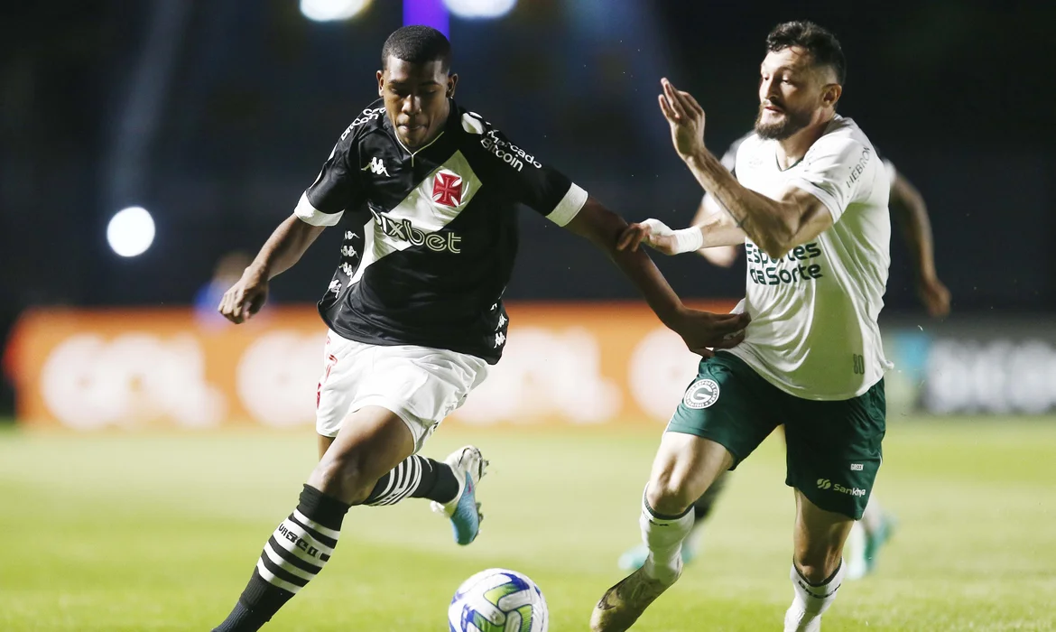 Lutando contra o rebaixamento, Vasco joga contra o Cuiab&aacute; 