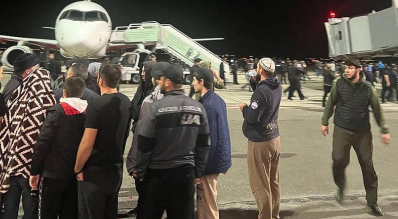 Imagens circularam nas redes sociais mostrando invasão ao aeroporto