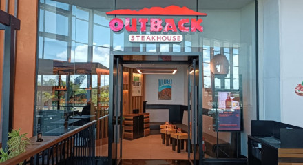 Outback anuncia reforma do restaurante localizado no Rio Mar Recife
