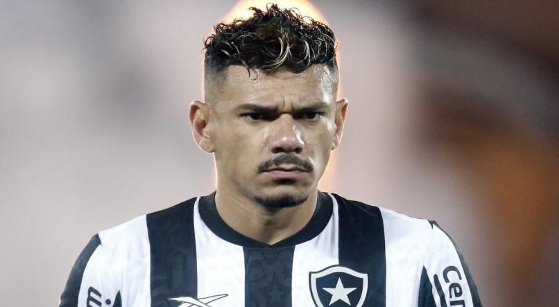 Tiquinho Soares &eacute; a refer&ecirc;ncia no ataque do Botafogo