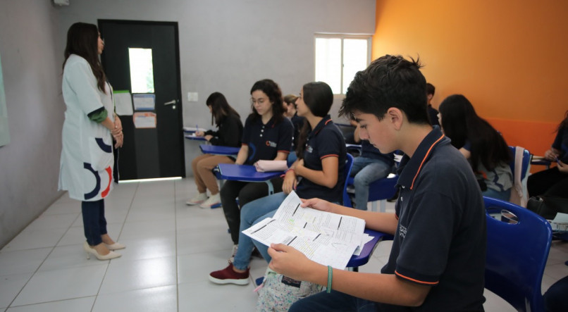 O Colégio Saber Viver, em parceria com a professora Fernanda Bérgamo, promoveu um super aulão, 'Redação Nota Mil', para os estudantes revisarem conteúdos de redação.