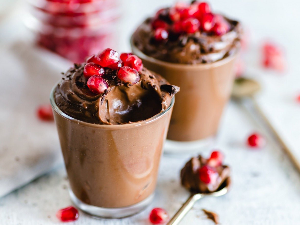 Foto de Ella Olsson: https://www.pexels.com/pt-br/foto/foto-de-close-up-de-mousse-de-chocolate-3026810/