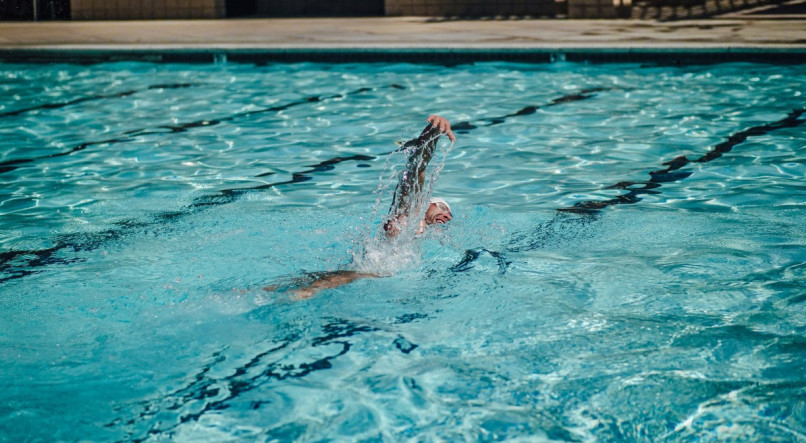 natação; exercício físico; esporte; piscina;
