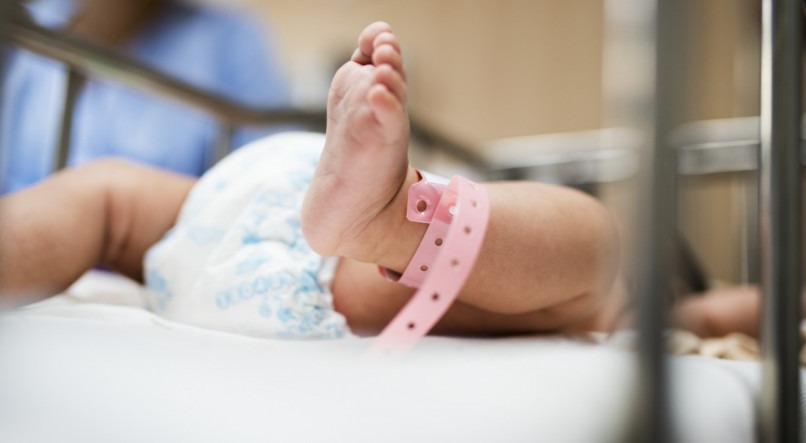 Novembro Roxo é o mês internacional de sensibilização à prematuridade, que pode ocasionar eventualmente implicações ao recém-nascido