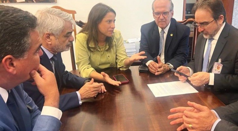 Raquel Lyra esteve em Brasília acompanhando a votação do texto da reforma tributária na CCJ do Senado