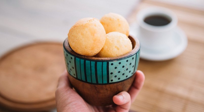 pão de queijo; pão; queijo;